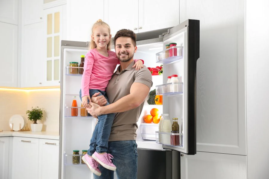 Faut-il stocker ses produits de beauté au réfrigérateur ?